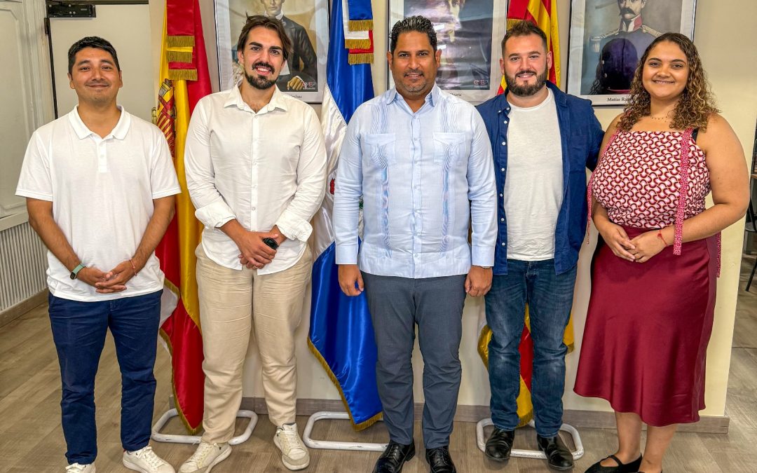 El Consulado dominicano en Barcelona y la Asociación para el Talento formalizan acuerdo para impulsar la formación de los dominicanos en el exterior