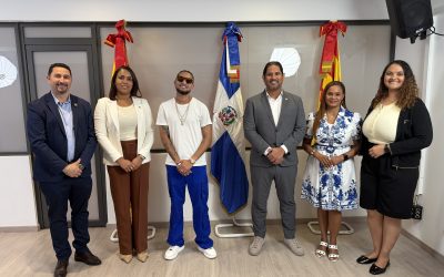 El Consulado Dominicano en Barcelona reconoce a Mozart La Para como referente de la música urbana dominicana en Europa